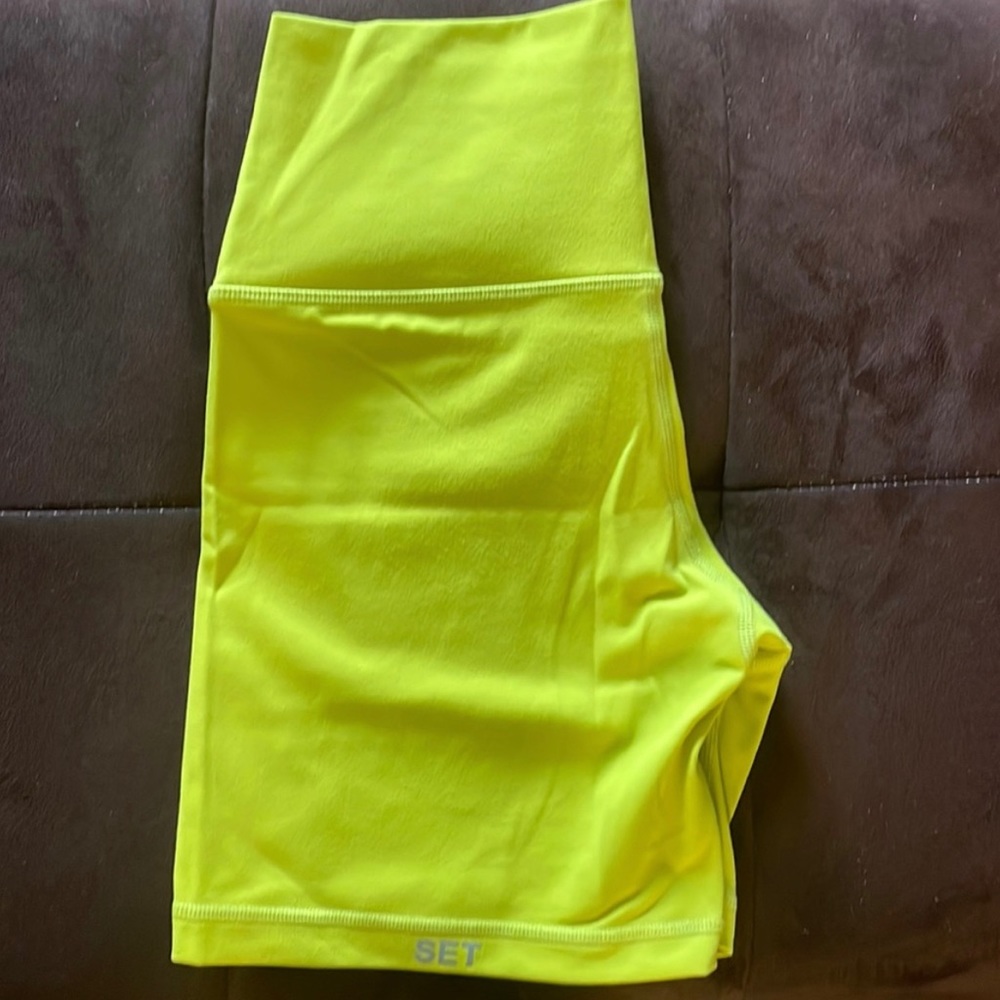 SETactive shorts on hold for Diana!💚💛